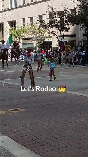 Watch the Thrilling Lasso Action at the Houston Livestock Show & Rodeo Parade! 🤠✨ #katexplores