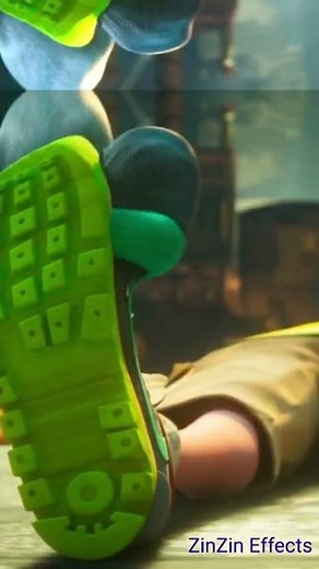 Hotel Transylvania 4 - Johnny turns into a monster in Mirror Effect
