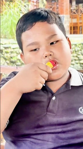 Viral push pop candy #eating #mukbang #snacks
