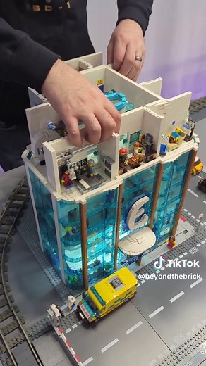 LEGO Hospital with Amazing Full Interior by JANGBRiCKS #lego #legotiktok #legotiktoker