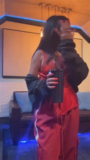 Paula Deanda on Instagram: "Going over a few takes of my newwwww music 🎶 Studio nights 😊 Love cutting new vibras The recording process is always so thrilling 🫶🏽 @elneefa @giuliniwever @rolandgtaylor @victormanzanox"