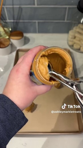 Delicious 3-Ingredient Peanut Butter Cookies Recipe