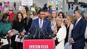La ley que fuerza a Trump a publicar los papeles de Epstein sale adelante en la Cámara de Representantes con un solo voto en contra