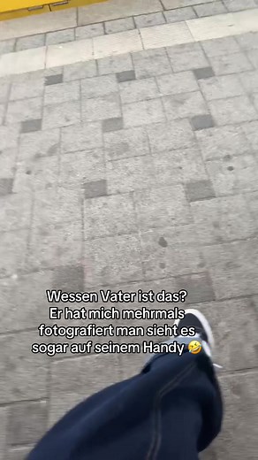 Wessen Vater ist das? Mann fotografiert Fremde mehrfach – Stuttgart Video