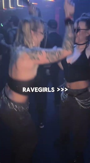 WHEN HARDTECHNO HITS #techno #technodance #holypriest #hardtechno