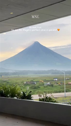 Comment ⛰️ if nakita mo na in person ang Mt. Mayon! 🧡 Location: Mt. Mayon, Albay, Bicol #DMTravelSeries #DiscoverMNL | Discover MNL