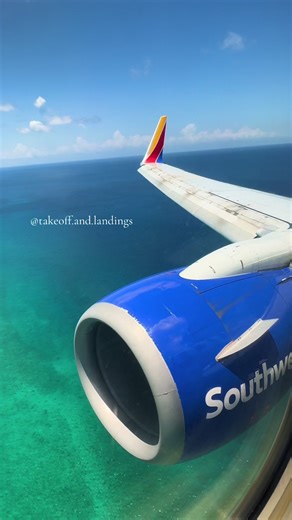 Stunning Airplane Landing in the Bahamas