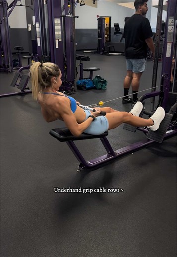 Cable row grips ≠ same results 👀👇 • Underhand grip → more lower lats biceps Great if you want that lat sweep and stronger arm involvement • Neutral grip → mid-back thickness (rhomboids mid traps) Best for overall back development and control • Wide grip → upper back (rear delts upper traps) Think posture, width, and that “upper-back pop” 👉 Same movement, different emphasis. Save this for back day & comment which grip you use most ⬇️ . . . #gym #gymtok #workout #gymgirl #fyp