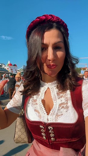 Oktoberfest 2025: Das perfekte Dirndl Outfit
