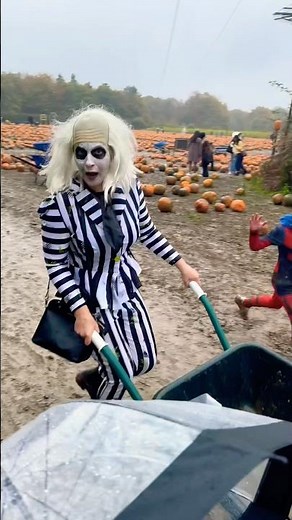 Kids Chase Beetlejuice in the Pumpkin Farm 🎃👻 | Halloween Family Fun