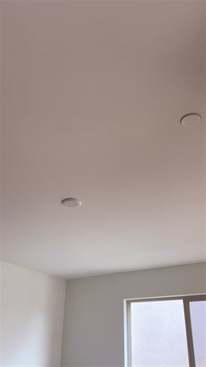 I’m setting up my new desk! 💕🎀 I’ve waited almost a year to finally get to this point. 😭🥲 We moved in just a few days ago, but we scheduled new flooring to be put in right away. It has been my DREAM to have this type of flooring at my setup, and I’m so happy with how it turned out! 😍 I especially love how it looks with my pink drawers! Waiting all this time to move into this room/house was one of the hardest parts of the entire process, but now I’m free to finally get to work on putting tog