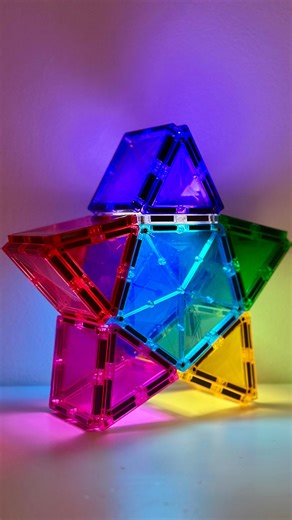 How to build the NEW CONNETIX Light-up Star 🤩 With three dimming settings and the option to glow from one or both sides, our new Light Up Tile will have your builds shining brighter than ever. The NEW Light Star Pack features: 🌟 1 x Rechargeable Light-Up square 🌟 12 x Standard squares 🌟 12 x Equilateral triangles 🌟 2 x Pentagons Ready to light up your playtime? Happy Playing 🌈 #CONNETIX #CONNETXtiles #CONNETIXLightUP | Connetix Tiles