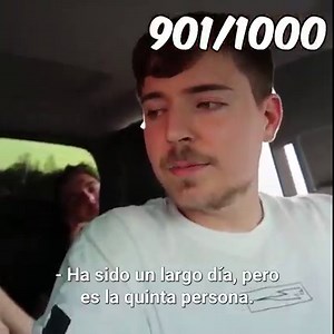 Manejando por el "Drive-Thru" 1000 veces | MrBeast en Español