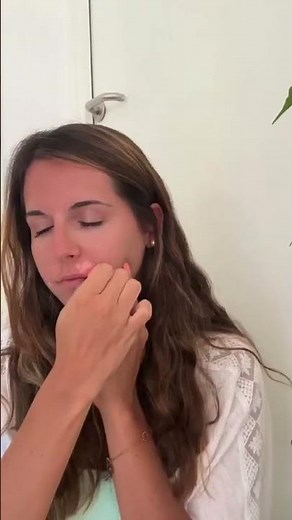 Comment appliquer efficacement la cire pour une épilation de la moustache ? ✅ #mamiereglisse