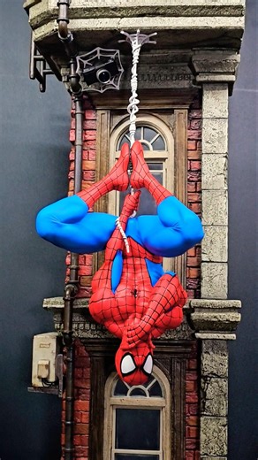 Upside Down Spider-Man Statue… This Might Be The BEST Pose EVER 😳 | SDZ Studio