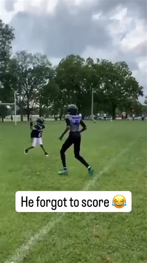 Eli Mack on Instagram: "Everybody messed up… #football #funny"