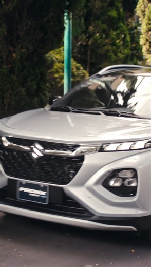 🎉 En SUZUKI celebramos 20 años contigo, México. Dos décadas construyendo juntos innovación, confianza y pasión por el camino. 🚙✨ Hemos compartido tus sueños, tus aventuras y momentos inolvidables con cada familia mexicana. 💙 Hoy celebramos que hemos estado ahí, kilómetro a kilómetro, gracias a ti, México, por dejarnos viajar juntos con la S siempre por delante. 🚗✨ . . #SUZUKIMéxico #Suzuki20AñosMX #CelebrandoConSuzuki | SUZUKI México