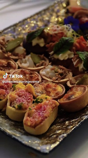 Pregătim evenimente memorabile, pline de gust și eleganță! Fie că e vorba de o petrecere corporate sau o nuntă de vis, Premier Catering & Events aduce arta culinară la tine. 🥂 #catering #evenimente #foodlover #premiercatering #artizanatiibunuluigust