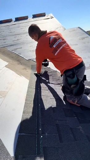 _How to shingle going into a valley #construction #roofing #roofingconstruction #roofinglife #bluecollar #constructionlife #hardwork #bluecollarboys #workinconstruction #roofingjob #fyp #.mp4 | RidgeMaster Roofing