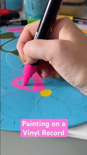 Painting a Vinyl Record #paintingvideo #paintingtutorial #acrylicpainting #acrylicart #painting