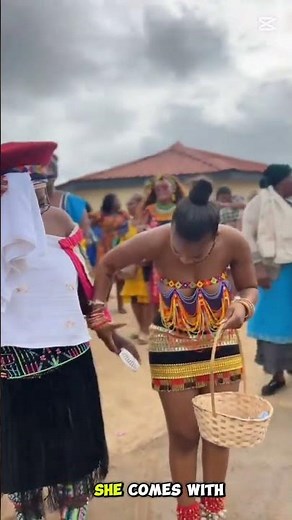 Umakoti nomogotshana wakhe The bride and her young companion#shortsfeed #zuluwomen #bride