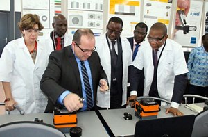 ESATIC : Un laboratoire de formation en fibre optique ouvert - Abidjan.net News