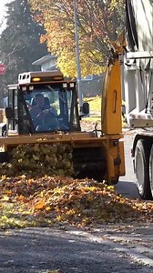 Collect, mulch, and load leaves with ease. 🍂 The Trackless Leaf Loader keeps cleanup efficient and cost-effective — loading up to 100,000 lbs of leaves per day. 👉 https://tracklessvehicles.com/products/leaf-loader/ #TracklessMT7 #LeafLoader #PublicWorks #MunicipalEquipment #FallCleanup #GroundsMaintenance | Trackless Vehicles