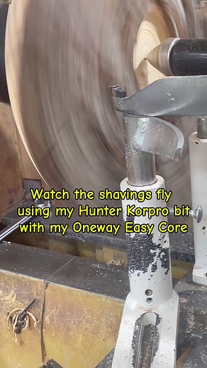 The Hunter Korpro carbide tip makes the Oneway Easy Core cut like a dream. It is my new favorite tool. #huntertoolsystems #huntertool #lathe #onewayeasycore #oneway #wood #woodturner #woodturnersofinstagram #woodturners_worldwide | Greenwood Turnings