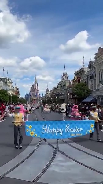 7.7K views · 173 reactions | It’s time for one of the RAREST Disney parades of the year! The Easter Parade kicked off this afternoon in Magic Kingdom ✨  Disney Food Blog  | Disney World Packages -Orlando Florida | Facebook