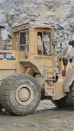 Caterpillar 966D Wheel Loader Powerful Rock Loading | Heavy Duty Mining Action #viral #shorts