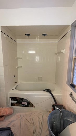 We’re Looking for 150 Homeowners for a 1-to-2 Day Shower Or Bath Transformation! 🛁🚿 ✅ You Must Own Your Home ✅ Your Tub Or Shower Must Be Damaged Or Older Than 10 Years Old ✅ You Must Live In An Eligible Zip Code Click "Learn More" below to qualify for this amazing promotion! https://www.paramount-showers.com/ps | Paramount Builders, Inc.