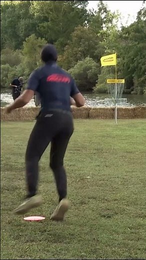 Paul McBeth Hits Clutch Putt - Hole 17 - 2021 United States Disc Golf Championship 🇺🇸 🥏
