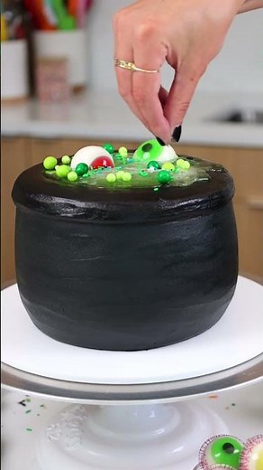 Cauldron Cake - The Ultimate Halloween Cake #shorts