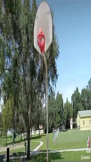 I said you traveling can't do that then he scored on me 😂😂😂😂 #tiktoker #viralvideo #fyp #trending #tiktokviralvideo #iamdropofficial #easttampa #westtampa #brandonfl