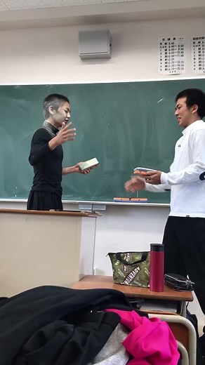 Engaging Classroom Demonstration by Industrial High School Students