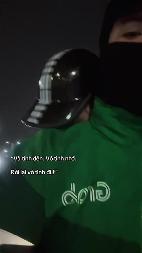 Đọc xong rùi đi nhé..! Gió đêm lùa qua, cô ấy dựa sát vào tôi. Tôi giữ cô ấy, như thể sợ mất đi điều gì đó rất quý giá. Chúng tôi nói đủ chuyện trên đời, tôi cứ ngỡ mình là người quan trọng nhất với cô ấy… Cho đến khi cô ấy xuống xe, đưa tiền, tôi mới nhớ ra mình là…Thằng Xe Ôm.:)) #10h14CH #cauvinhtuyhanoi