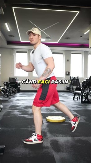 Lunges for Glutes vs. Thighs: The Difference Is in the Execution