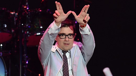 Every Weezer Album Ranked From Worst To Best