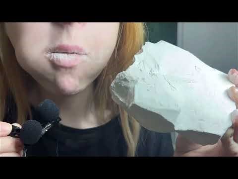 mulltani mitti big chunks eating clay 🤤#crunchysounds#oddlysatisfying ❤❤#mouthwatering 🤤