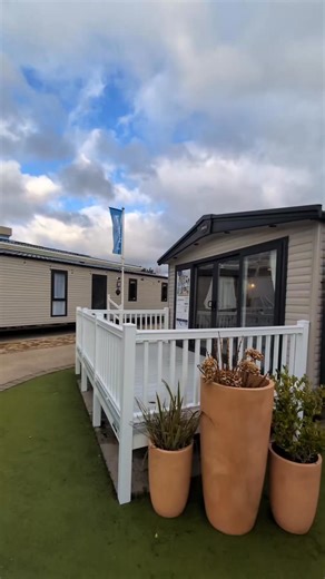 𝗔𝗕𝗜 𝗔𝗺𝗯𝗹𝗲𝘀𝗶𝗱𝗲 𝗣𝗿𝗲𝗺𝗶𝗲𝗿. 41x14 3 Bedrooms 2025 Discover your perfect family holiday home retreat with the 2025 ABI Ambleside Premier, now available for sale on Hafan y Môr Holiday Park. This stunning static caravan combines spacious living, premium specification, and family-friendly practicality — making it ideal for unforgettable breaks by the North Wales coast. Key Features Generous 41ft x 14ft layout with open-plan lounge, dining, and kitchen area creating an airy, sociable s