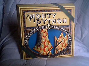 Monty Python - The Monty Python Matching Tie And Handkerchief