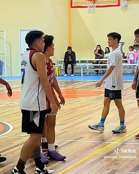 Hoop x Basketball 1v1 with Cyril Gonzales