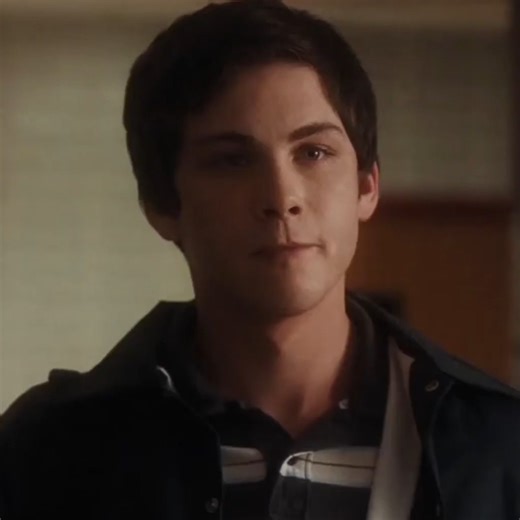 881K views · 36K reactions | - Why do nice people choose the wrong people to date? - We accept the love we think we deserve. - Move: The Perks of Being a Wallflower (2012). - Song: End of Beginning by Joe Keery. - Editor: Key. | Chuyện của K | Facebook