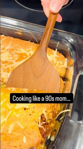 Cooking Like a ’90s Mom ❤️ | Easy Cowboy Cornbread Casserole