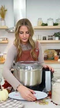 Making pie crust in a mixer has never been easier! 🥧