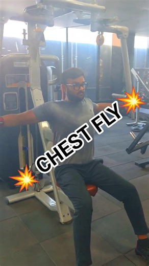 Inner Chest Builder 💪 Chest Fly Machine #shorts #shortsfeed #chest #chestday