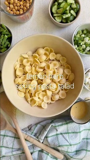 Lemon Herb Spring Pasta Salad 🍋 #mealprep #springrecipes #highprotein #pastasalad #lunchideas