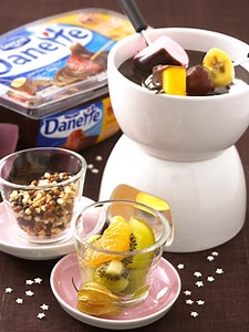 Fondue Danette au chocolat pour 4 personnes - Recettes - Elle à Table