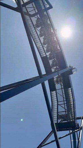 Great White | SeaWorld San Antonio | Roller Coaster | Inverted Coaster | B&M | SeaWorld | Texas