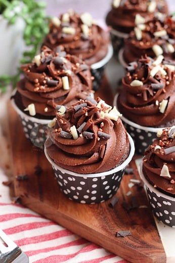 248K views · 4.2K reactions | Chocolate Fudge Cupcakes 療 Easy,...
